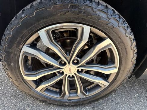 Used 2019 GMC Terrain Denali w/ Comfort Package AWD/4WD image 12