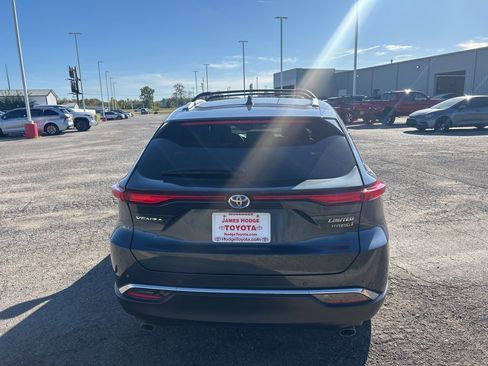 Used 2021 Toyota Venza Limited w/ Carpet Mat Package (TMS) image 7