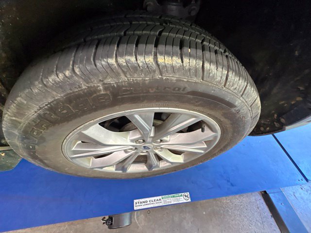 Used 2021 Ford Explorer Limited w/ Equipment Group 301A AWD/4WD image 27