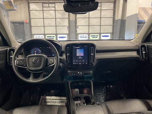 Used 2023 Volvo XC40 B5 Core w/ Protection Package Premier image 27
