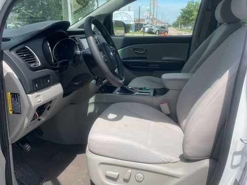 Used 2021 Kia Sedona LX FWD image 15