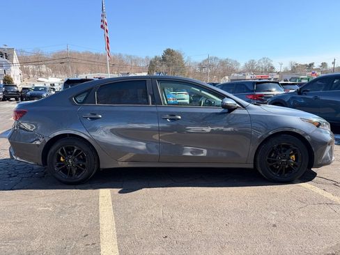 Used 2022 Kia Forte LXS w/ LXS Technology Package FWD image 10