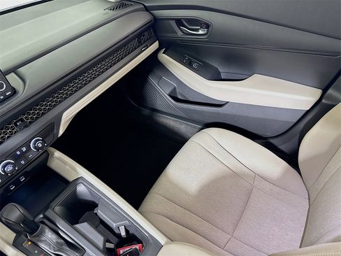 Used 2025 Honda Accord LX image 19