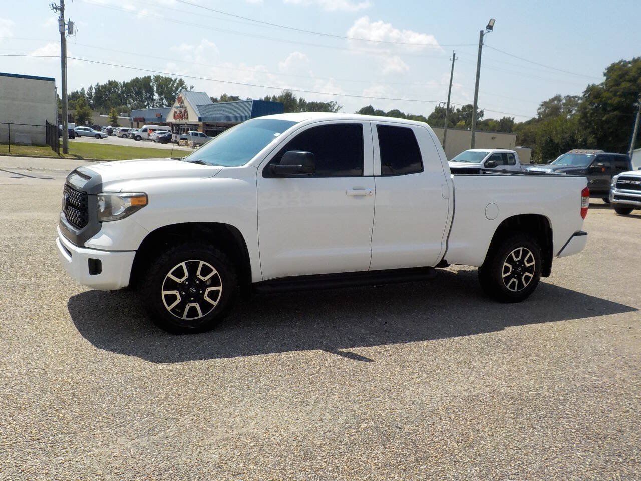 Used 2019 Toyota Tundra SR AWD/4WD image 1