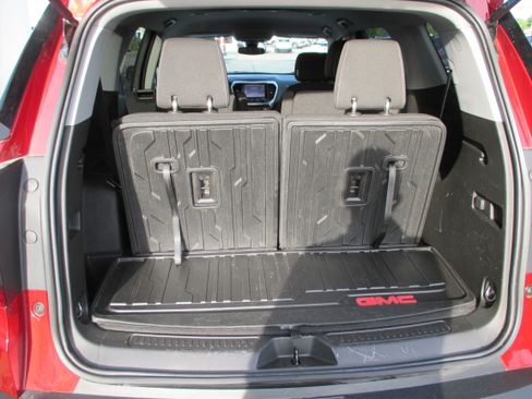 Used 2023 GMC Acadia SLE w/ Elevation Edition AWD/4WD image 10
