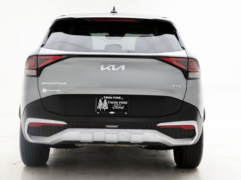 Used 2024 Kia Sportage LX image 7