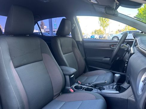 Used 2018 Toyota Corolla LE FWD image 31