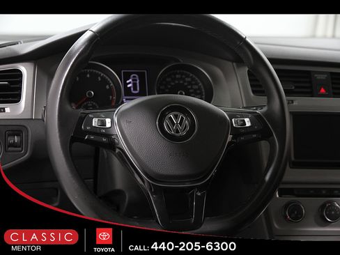 Used 2016 Volkswagen Golf S FWD image 7