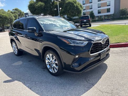 Used 2020 Toyota Highlander Limited FWD image 7