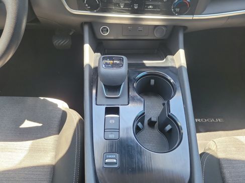 Used 2021 Nissan Rogue S FWD image 15