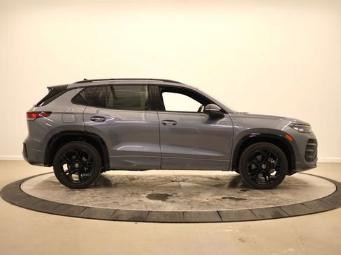 New 2026 Volkswagen Tiguan SE R-Line image 2