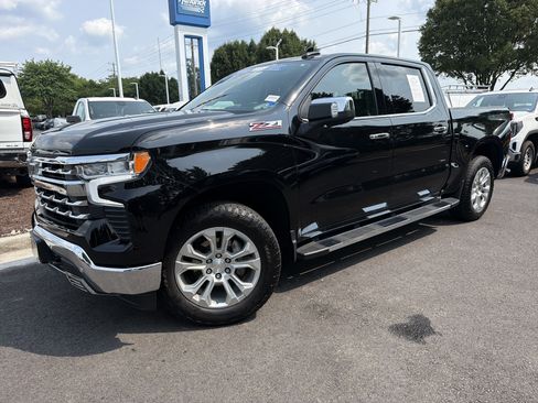 Used 2024 Chevrolet Silverado 1500 LTZ w/ LTZ Premium Package AWD/4WD image 5