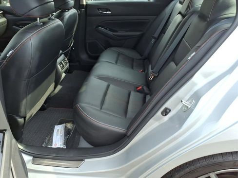 Used 2023 Nissan Altima 2.0 SR image 13