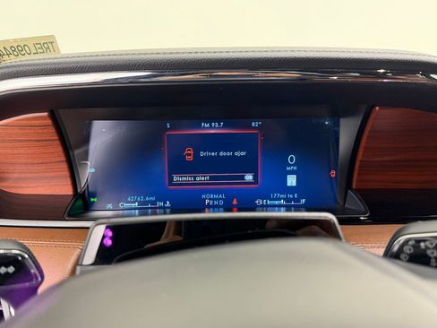 Used 2024 Lincoln Navigator Reserve image 27