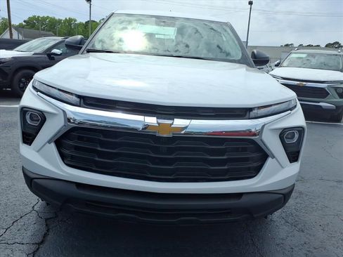 New 2026 Chevrolet TrailBlazer LS w/ LS Convenience Package FWD image 9