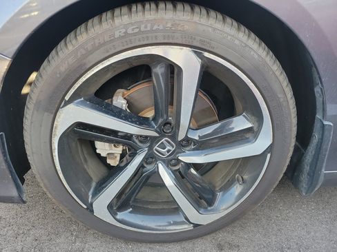 Used 2018 Honda Accord Sport image 6