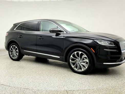 Used 2023 Lincoln Nautilus Reserve AWD/4WD image 3