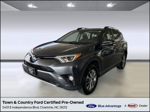 Used 2018 Toyota RAV4 XLE AWD/4WD image 1