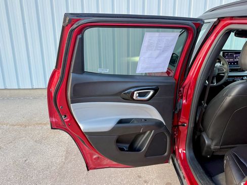 Used 2025 Jeep Compass Limited AWD/4WD image 15