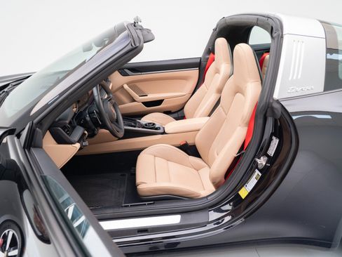 Certified 2024 Porsche 911 Targa 4S image 4