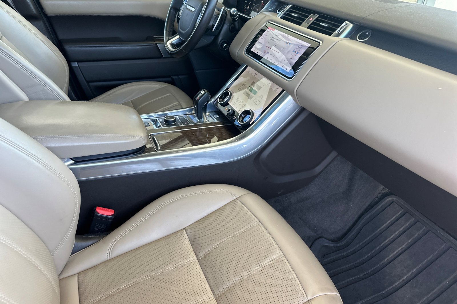 Used 2019 Land Rover Range Rover Sport Supercharged AWD/4WD image 18