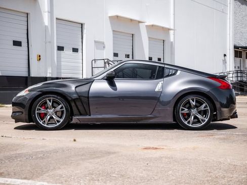 Used 2010 Nissan 370Z Touring w/ Sport Pkg RWD image 46