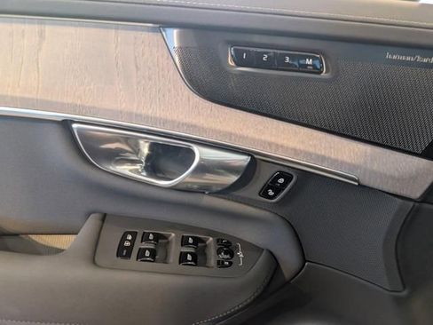 New 2026 Volvo XC90 B6 Ultra w/ Protection Package AWD/4WD image 9