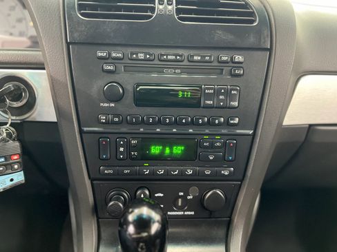 Used 2002 Ford Thunderbird image 22