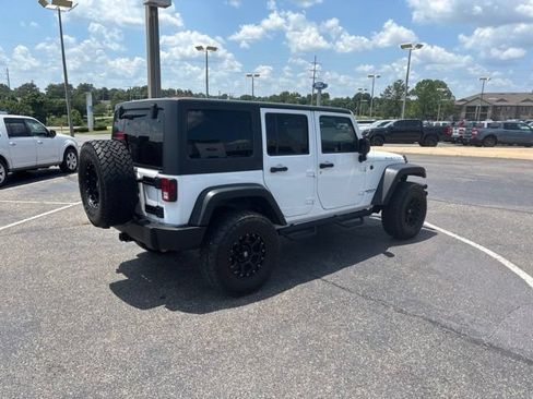 Used 2014 Jeep Wrangler Unlimited Rubicon w/ Connectivity Group AWD/4WD image 3