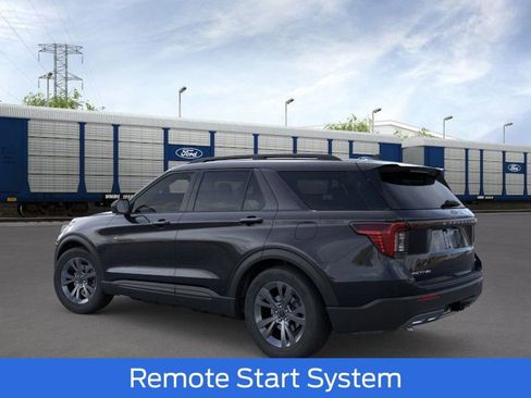 New 2026 Ford Explorer Active w/ Active Comfort Package image 4