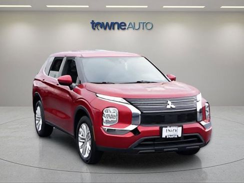 Used 2024 Mitsubishi Outlander ES AWD/4WD image 7