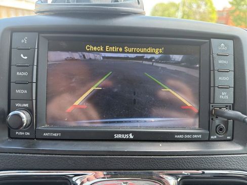 Used 2013 Chrysler Town & Country Touring-L w/ Driver Convenience Group FWD image 15