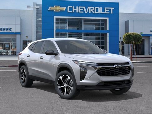 New 2026 Chevrolet Trax RS FWD image 2