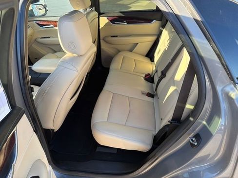 Used 2017 Cadillac XT5 Premium Luxury image 28
