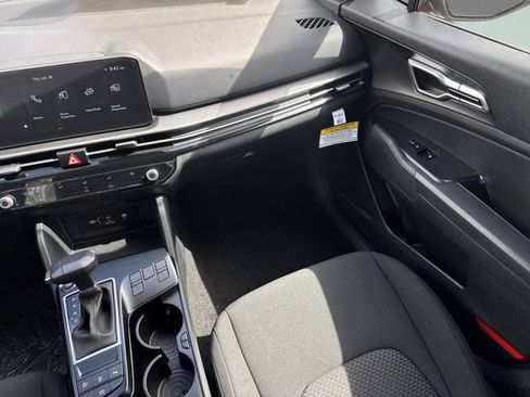 New 2026 Kia Sportage LX FWD image 13