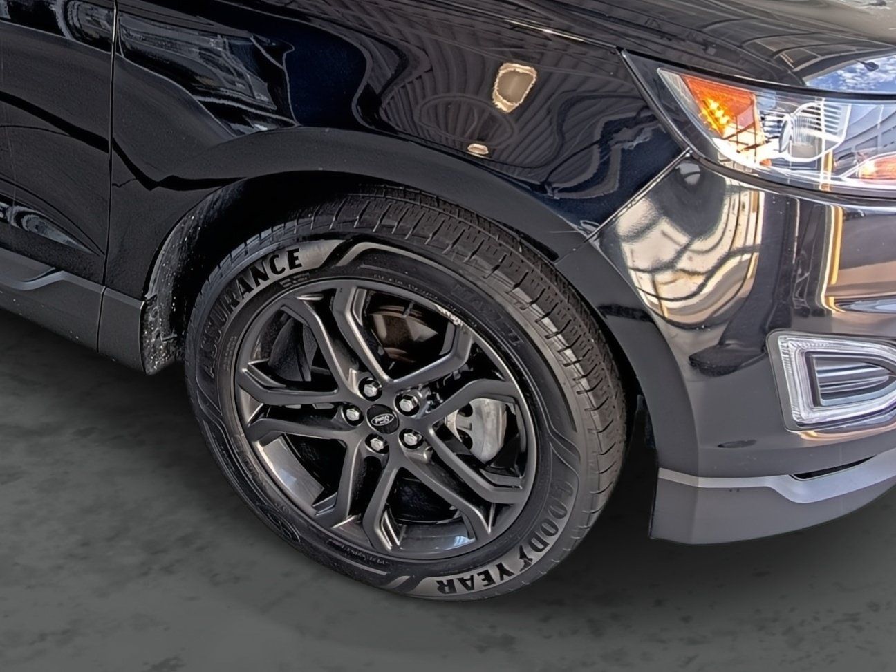 Used 2018 Ford Edge SEL w/ Equipment Group 201A FWD image 16
