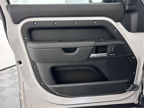 New 2026 Land Rover Defender 110 X-Dynamic SE AWD/4WD image 21