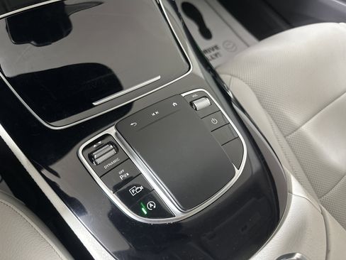 Used 2023 Mercedes-Benz E 350 4MATIC Sedan image 19