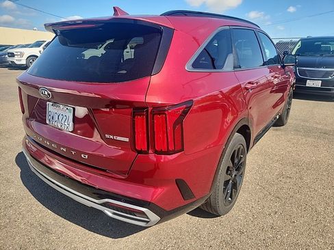 Used 2021 Kia Sorento SX image 14