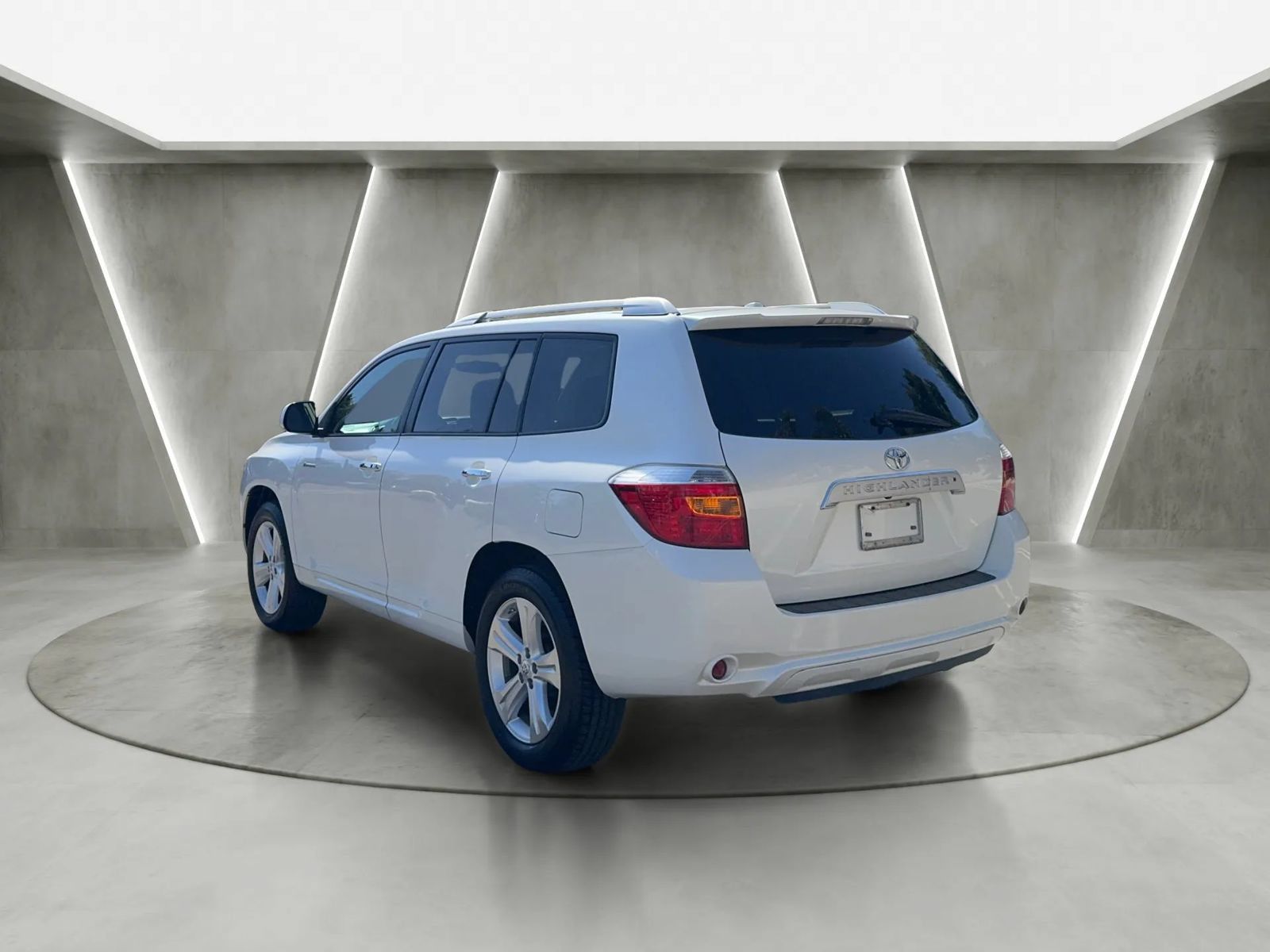 Used 2010 Toyota Highlander Limited w/ Extra Value Pkg 8 FWD image 6