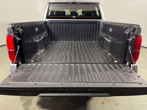 Certified 2025 Toyota Tacoma TRD Off-Road image 10