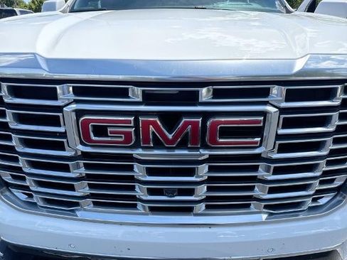 Certified 2025 GMC Yukon Denali AWD/4WD image 31