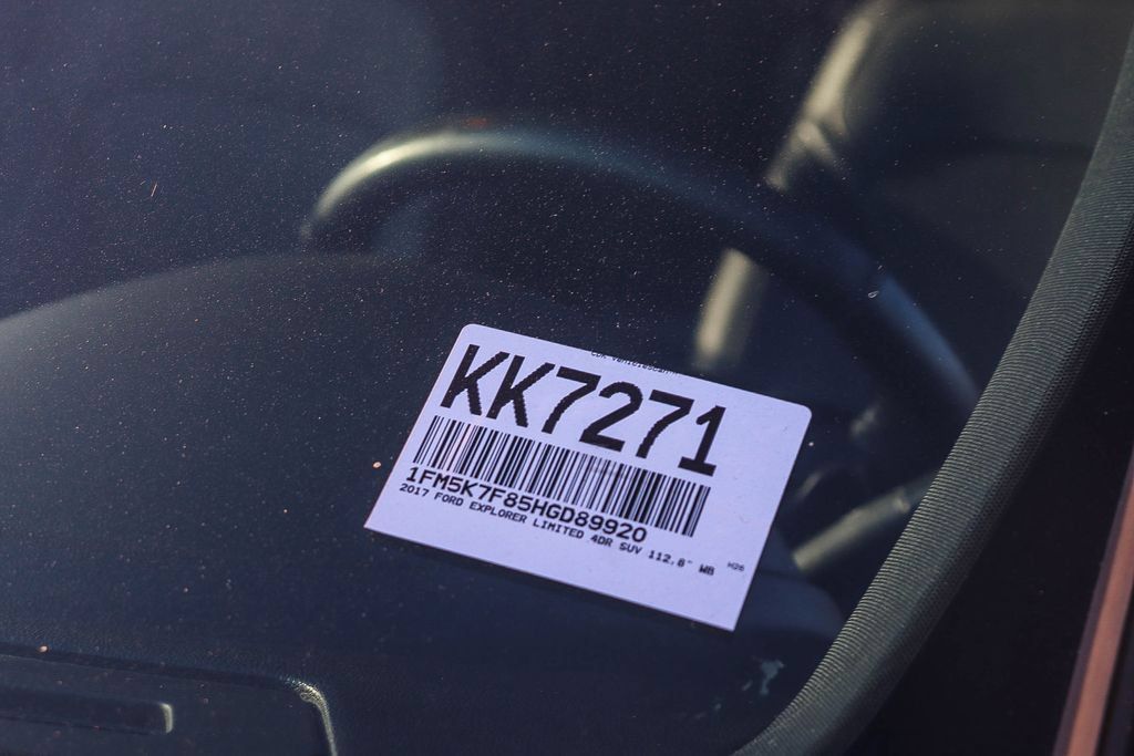 Used 2017 Ford Explorer Limited FWD image 31
