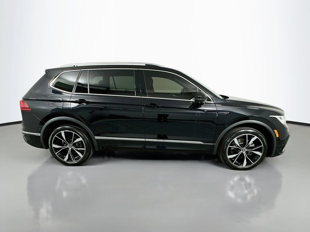 Used 2022 Volkswagen Tiguan SEL R-Line AWD/4WD image 4