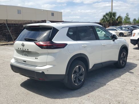 Certified 2024 Nissan Rogue SV w/ SV Premium Package image 4