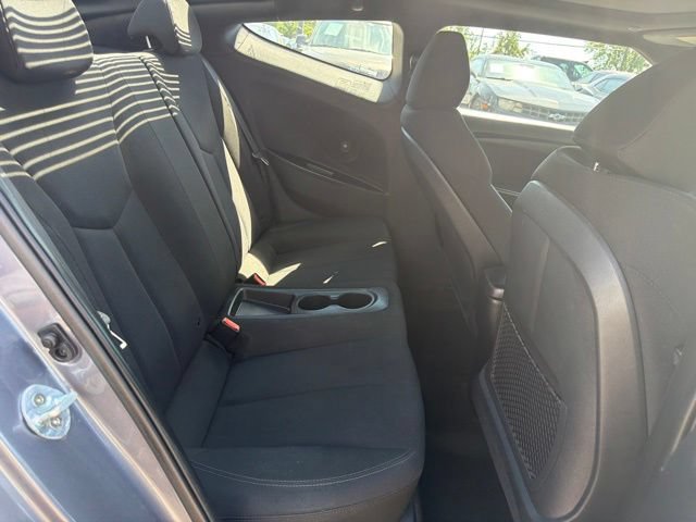 Used 2017 Hyundai Veloster Value Edition FWD image 20