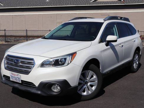 Used 2015 Subaru Outback 2.5i Premium w/ Popular Package #2 AWD/4WD image 4