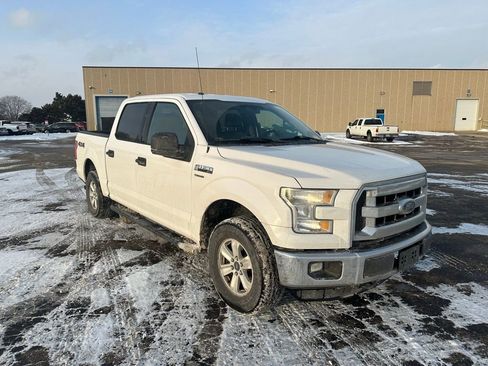 Used 2015 Ford F150 XLT image 1