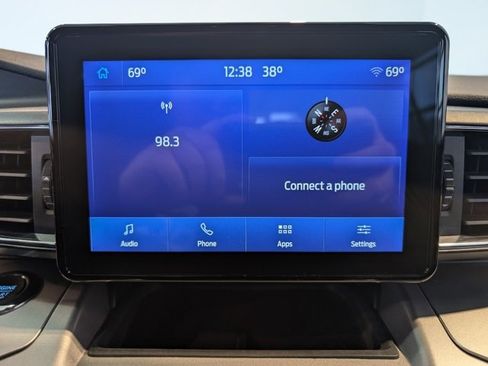 Used 2022 Ford Explorer XLT w/ Equipment Group 202A image 14