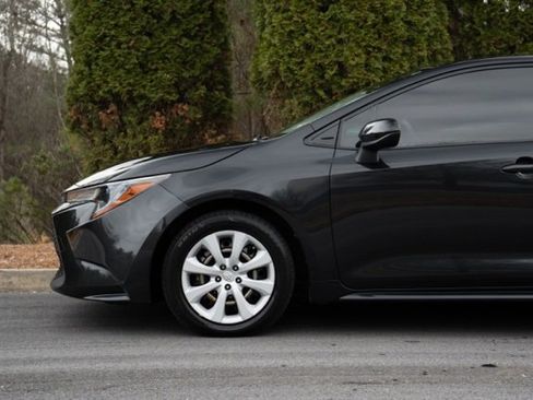 Used 2022 Toyota Corolla LE image 5